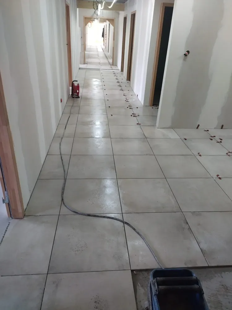 revetement sol couloir apres